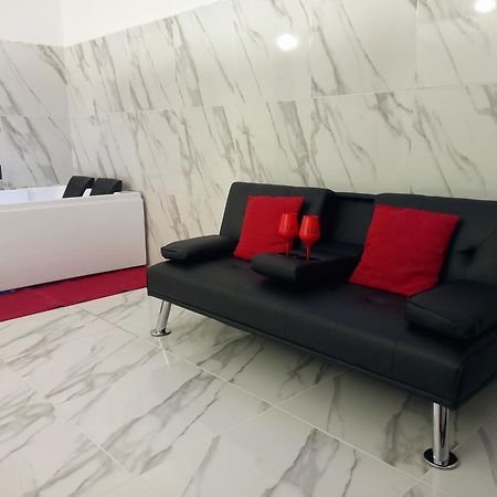 Jacuzzi Suite King Marsala Extérieur photo